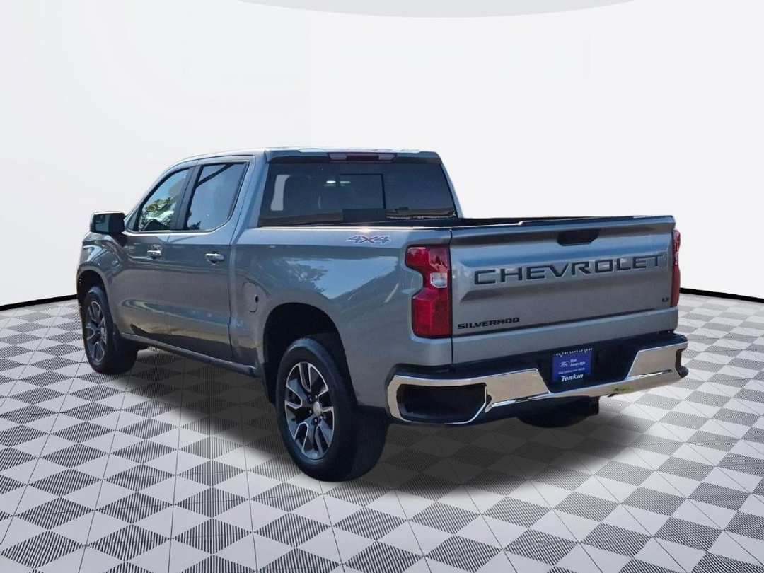 2024 Chevrolet Silverado 1500 LT - Image 3
