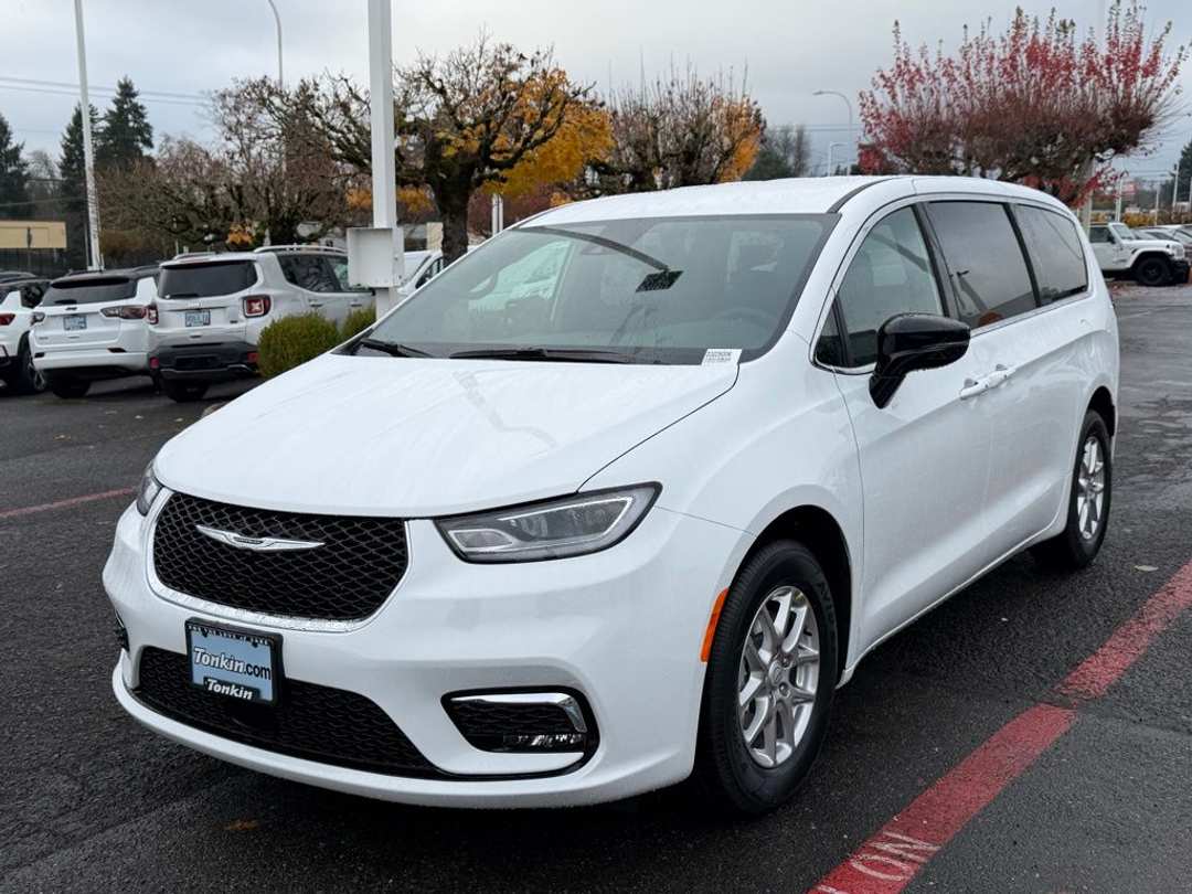 2026 Chrysler Pacifica Select - Image 3