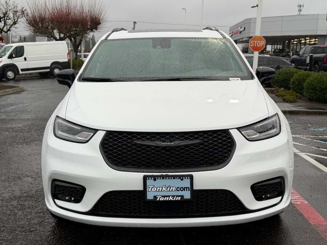 2026 Chrysler Pacifica Select - Image 2