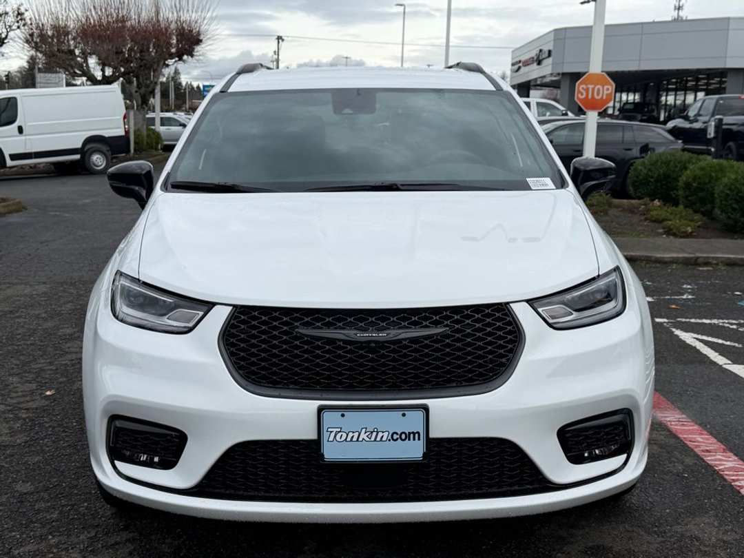 2026 Chrysler Pacifica Select - Image 2