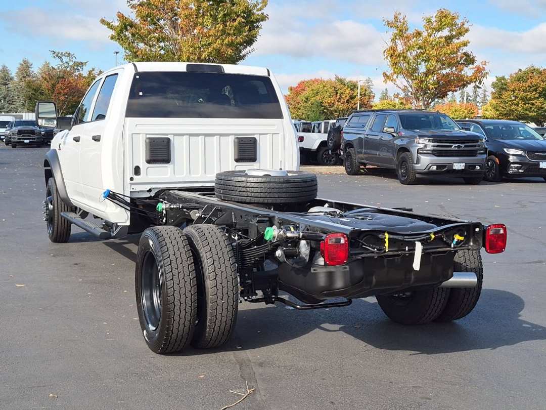 2027 Ram 5500Hd Tradesman - Image 3